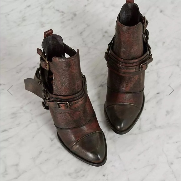 MN boots size 7 from Buckle Brown Free Bird style MSRP $295 EUC - Picture 6 of 9